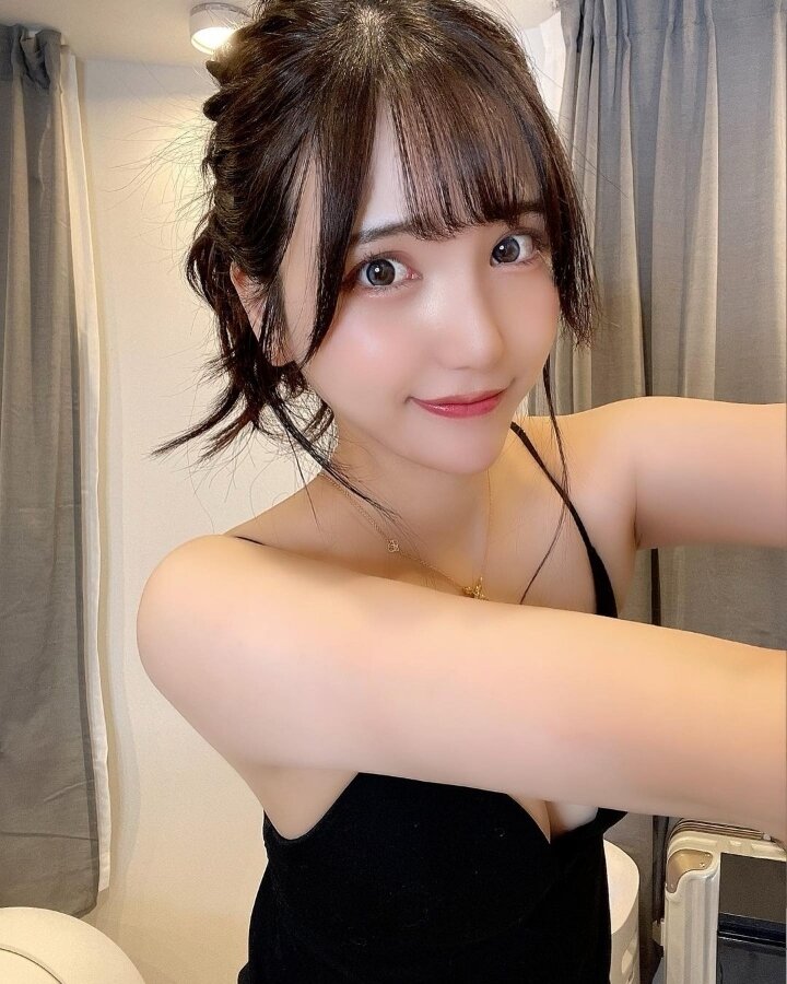 온라인슬롯, 슬롯사이트, 온라인카지노, 슬롯커뮤니티 슬롯왕국 - 몸매가 상당히 좋은 일본의 아이돌출신 누나