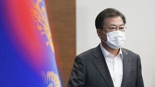 LH 폭풍 정면돌파…사과 대신 '적폐청산' 재소환한 문대통령