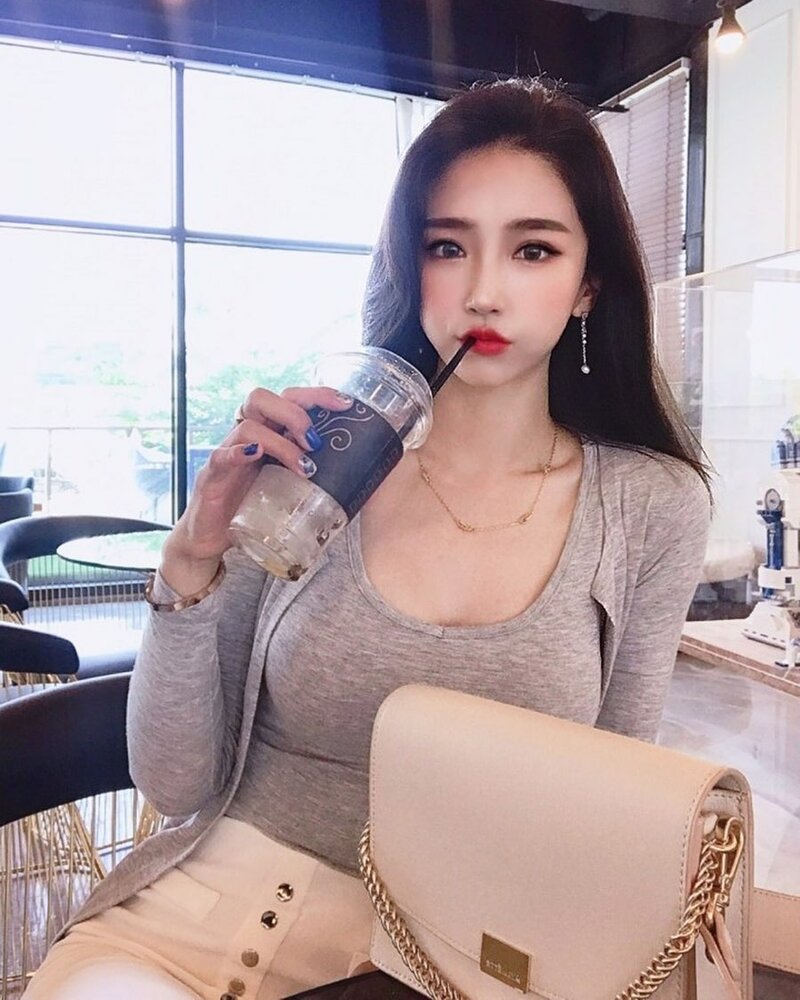 웹진 인벤 : (ㅎㅂ) 쇼핑몰 모델겸 사장 윤서 - 오픈이슈갤러리 (ㅎㅂ) 쇼핑몰 모델겸 사장 윤서