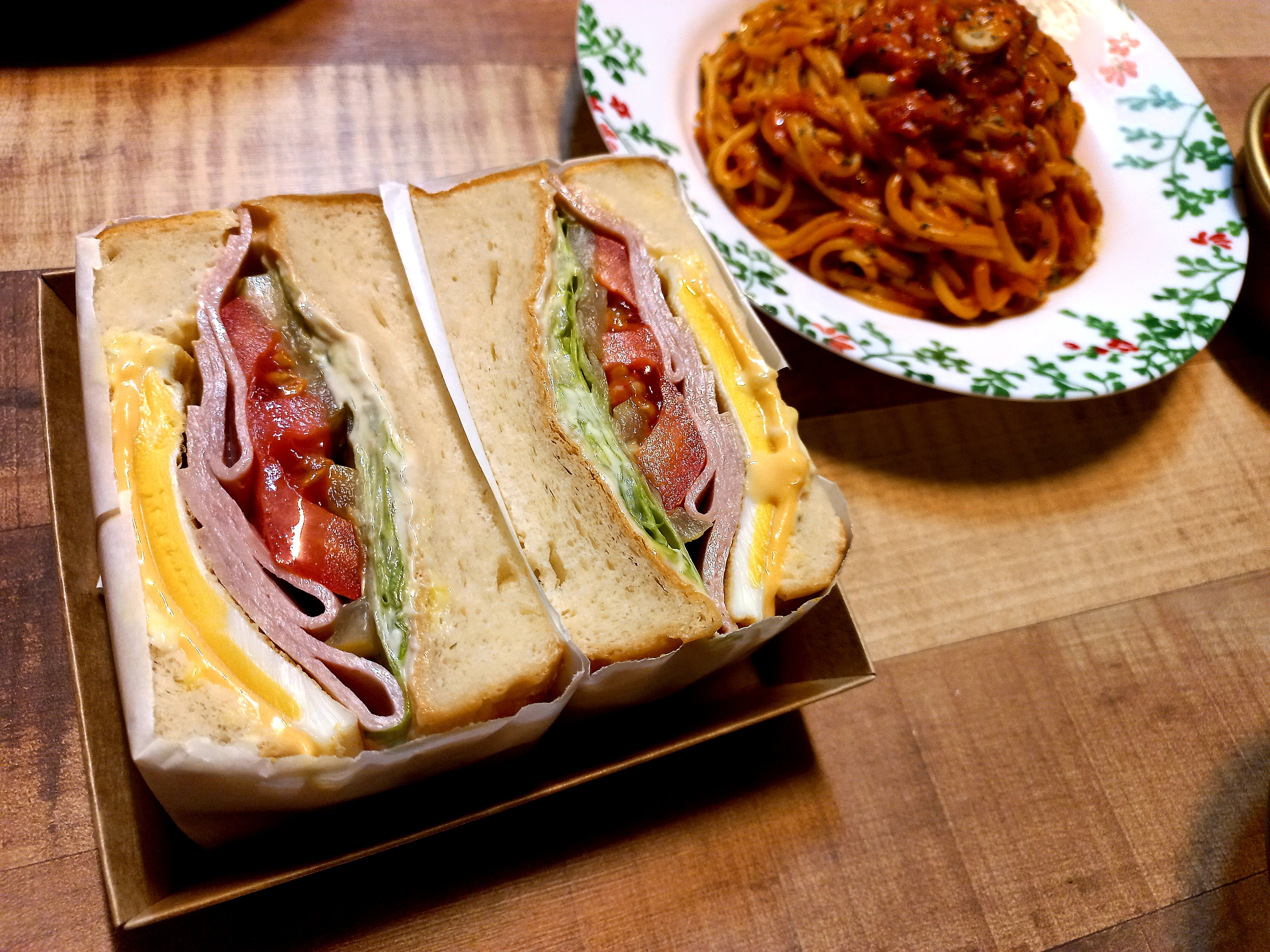 김밥과스파게티 이미지