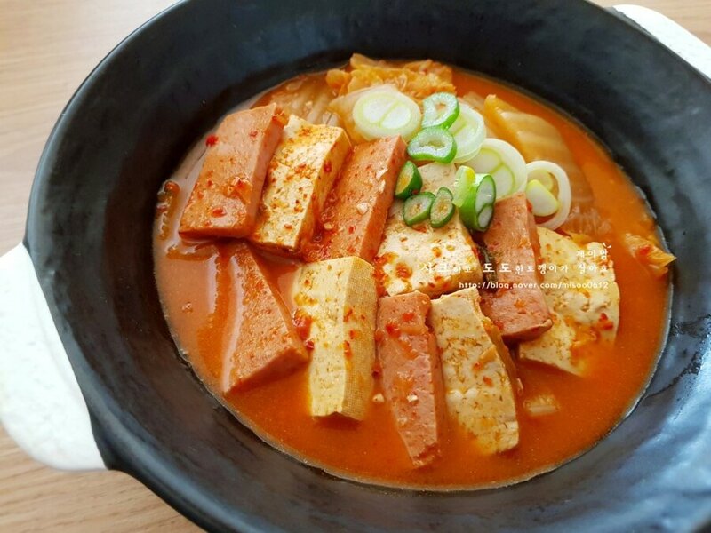 낭만 김치찌개 이미지