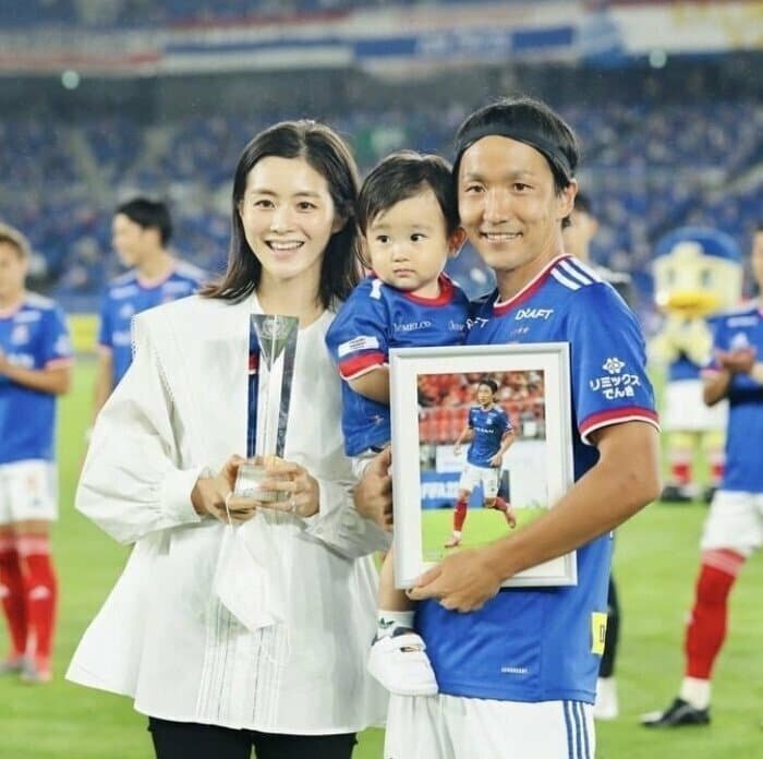 웹진 인벤 : 오늘 프리킥으로 골 넣은 아마노 준의 와이프 - 오픈이슈갤러리 오늘 프리킥으로 골 넣은 아마노 준의 와이프