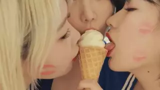 ㅎㅂ) 아이스크림 나눠먹는 누나들