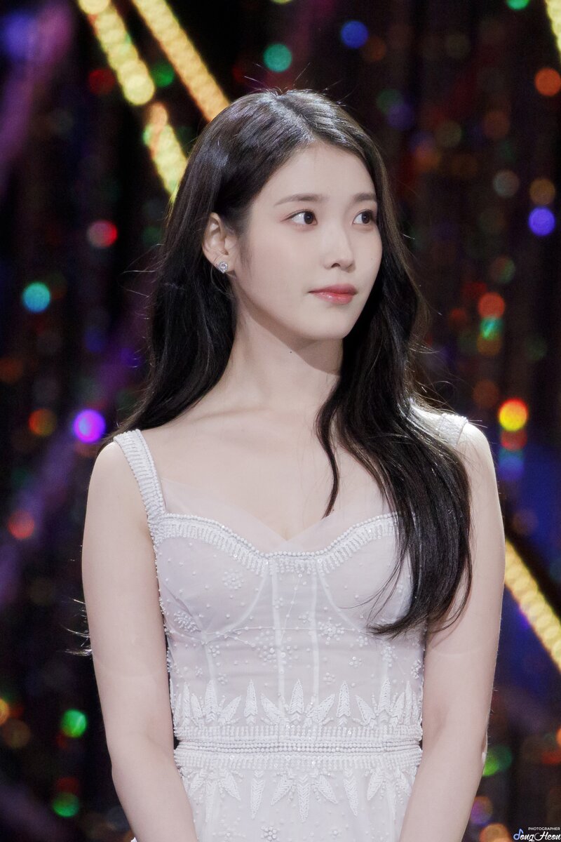 웹진 인벤 : 2022 청룡영화상 이지은(아이유) 고화질 팬직찍 - 오픈이슈갤러리 2022 청룡영화상 이지은(아이유) 고화질 팬직찍