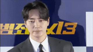 이준혁 정장 포스