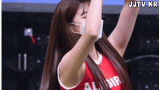 치어리더와 눈 마주침
