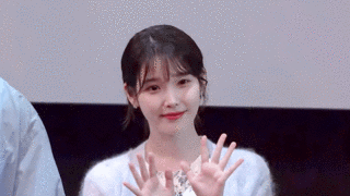 우리 모모콘 블루밍 투피스 오피스룩 아이유