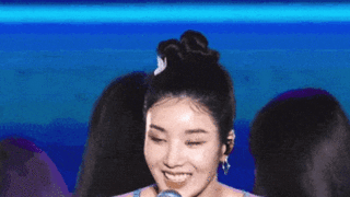 러닝 하는 권은비