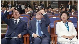 원내대표 최종 결선이 남인순, 홍익표 2명이라고 하네요.