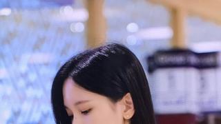 물병 집는 꽃 장식 끈 민소매 트와이스 미나