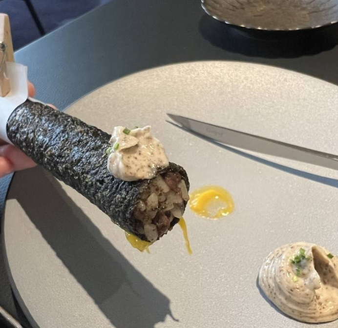 로스트아크 인벤 : 유명한 강남 맛집 김밥 한줄에 17000원 - 로스트아크 인벤 자유 게시판(구) 유명한 강남 맛집 김밥 한줄에 17000원