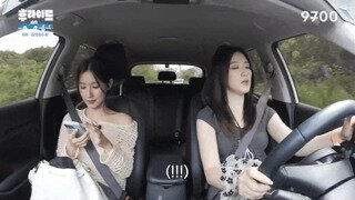 아이들 미연 슈화 유튜브 촬영 도중 만난 역주행 차량