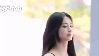 비즈 박힌 민소매 양머리 트와이스 쯔위