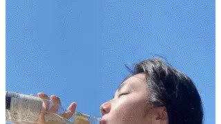 ㅇㅎ 폭염 해수욕에 지친 처자.gif