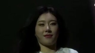 ITZY 채령 뒤에서