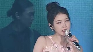 아이유 동생이 이름 빨간색으로 쓰려 할 때 아이유 반응