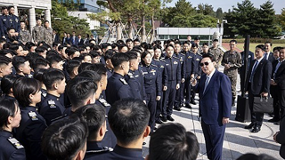 지지율 20프로 찍고 저팔계놀이 하는 신 두 창.