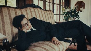 생로랑 안경 쓴 차은우...gif