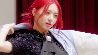 뒤에서 보는 ITZY 유나 골반의 위엄