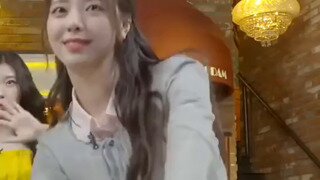 데님 오프숄더 ITZY 유나