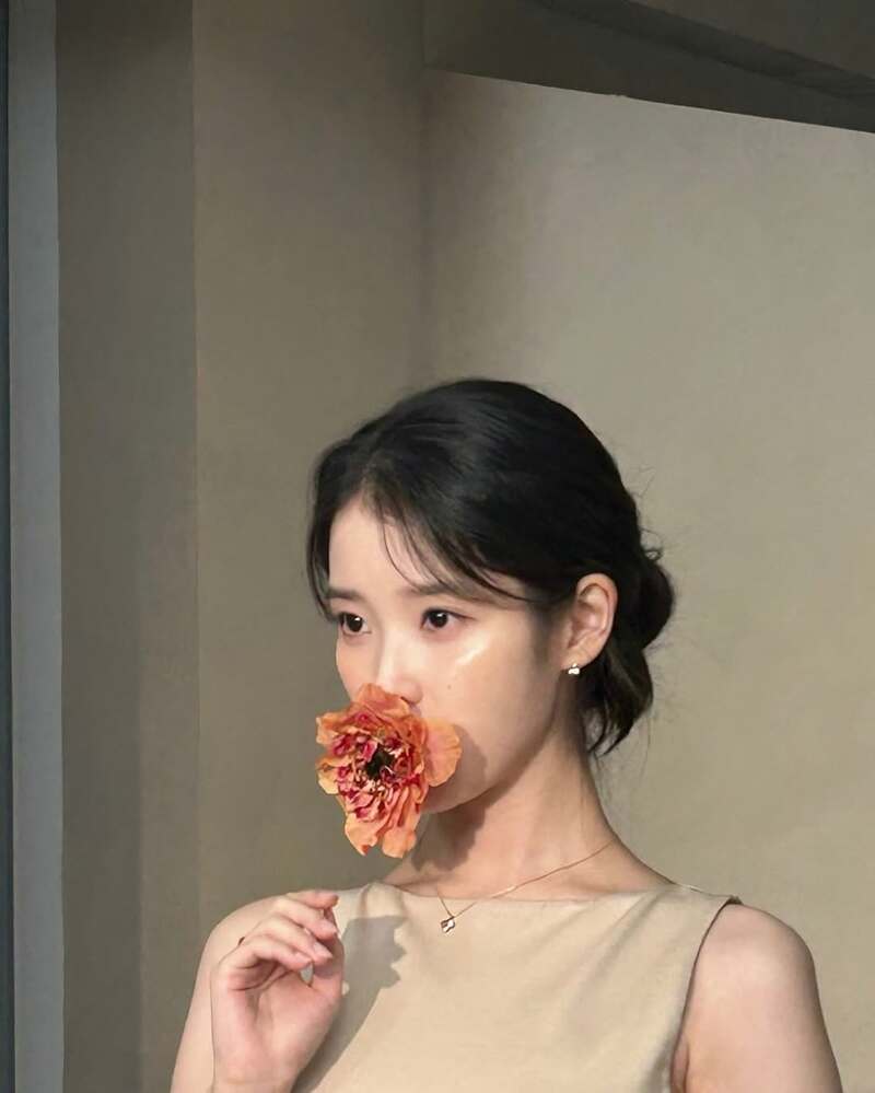 미모 절정인 오늘자 아이유