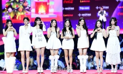 [단독] 프로미스나인 5인, 신생기획사 ‘어센드’ 이적 확정...팀명 그대로