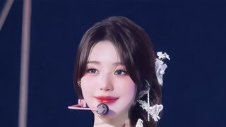 아래에서 본 엉덩이 튕기는 아이브 장원영