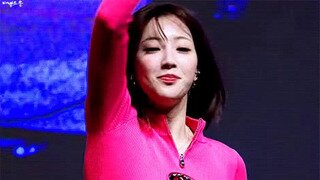 차에 탑승하는 퇴근하는 하이키 리이나 검스