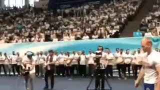 팔굽혀펴기 5개하는 남자.