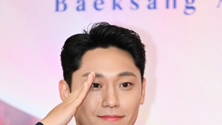 곧 민간인이 되는 배우