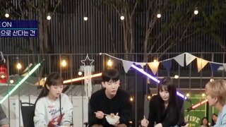 ??? : 대한민국에서 여자 가수로 살기가 쉽지 않아요