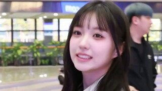 메이딘 예서 청바지 여자친구 룩