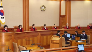 재판장님 정당해산 심판 증인으로 김문수 전 장관을 신청합니다.