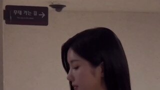 흔들리는 알파벳 권은비