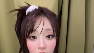 머리카락 사이 틈 살짝 츄