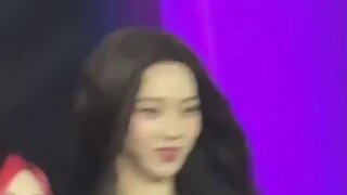 망사장식 탑 카리나