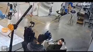 오류걸린 로봇.mp4...