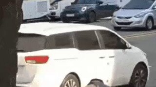 아크로비스타에서 걸어나오는 룬석열 ㄷㄷㄷ