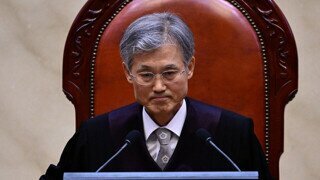이번 선을 넘은건 대법원 쪽이라고 함.