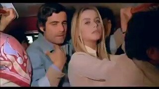 버스에서 처음 만난 남녀