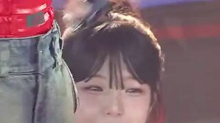 시구하는 백지헌 (프로미스나인)