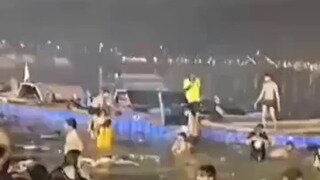 목욕하는 인도인들.mp4...