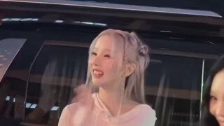 남돌팬한테 영업하는 걸그룹 멤버.mp4