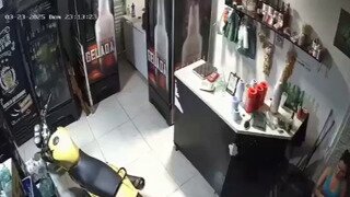 [혐 다굴 주의] 총 들고 들어가도 잡히는 도둑