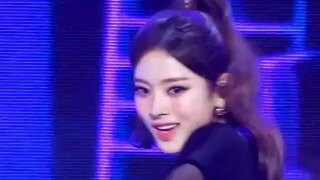 하얀 핫팬츠 미야오 안나