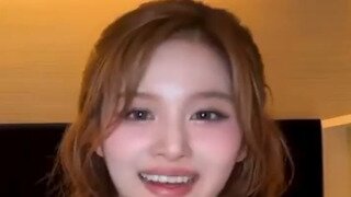 들이대는 설윤 (엔믹스)