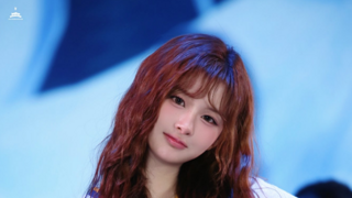 커리 유니폼 입은 설윤