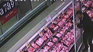 여기 마트 고기가 싱싱하다 해서 왔어요
