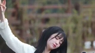 눈물참기 응원법 알려주는 QWER 쵸단