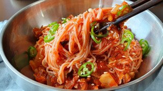 입맛이 없는 여름에 먹으면 최고인 '비빔국수'